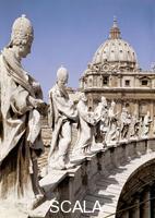 ******** View of the statues on the left of the square and the dome of St. Peter's